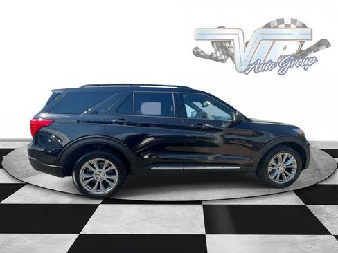 Used 2020 Ford Explorer XLT w/ Equipment Group 202A AWD/4WD image 5