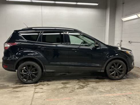 Used 2017 Ford Escape Titanium FWD image 3