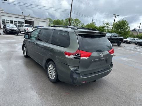 Used 2014 Toyota Sienna XLE FWD image 13