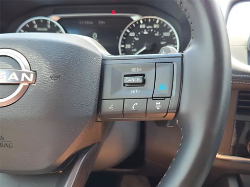 Used 2025 Nissan Rogue SV AWD/4WD image 30
