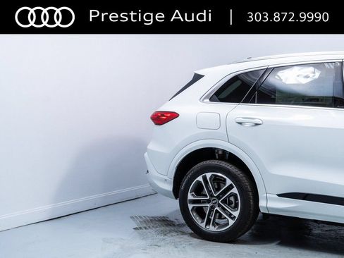 Used 2025 Audi Q5 Premium w/ Convenience Package AWD/4WD image 11