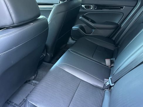 Used 2023 Honda Civic Touring image 4