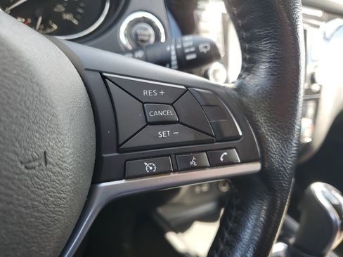 Used 2021 Nissan Rogue Sport SV image 21