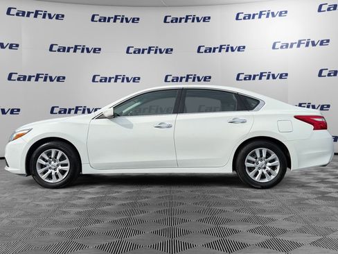 Used 2017 Nissan Altima 2.5 S image 2
