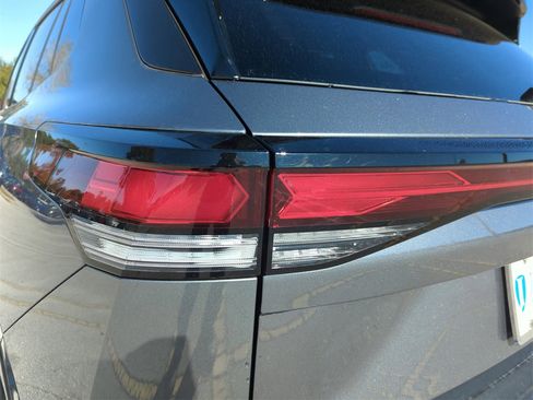 New 2026 Volkswagen Tiguan SE R-Line image 18