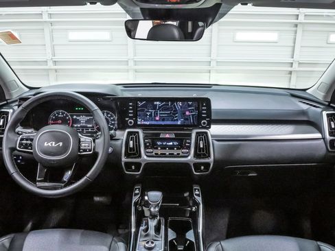 Used 2022 Kia Sorento SX AWD/4WD image 17