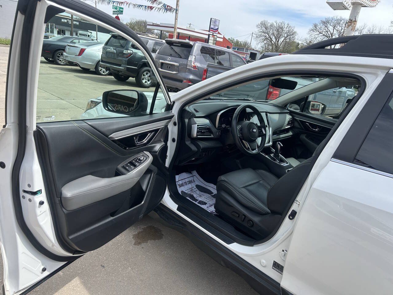 Used 2020 Subaru Outback Onyx Edition XT AWD/4WD image 16