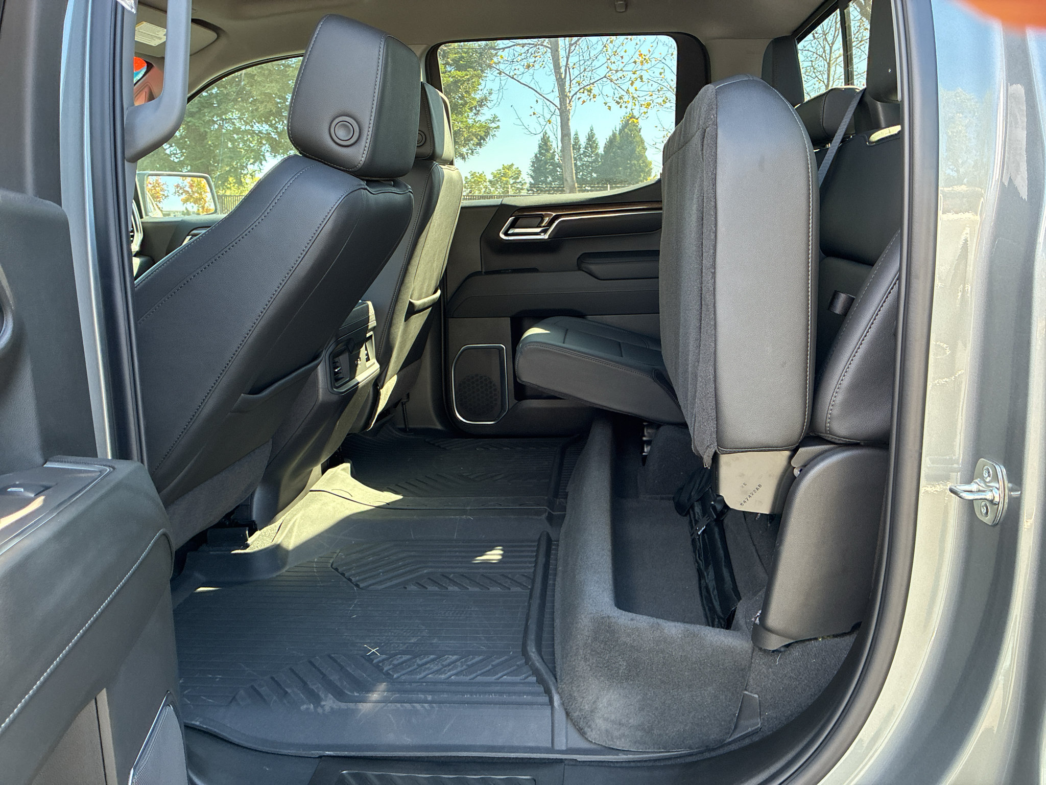 Used 2025 Chevrolet Silverado 1500 LT Trail Boss w/ Convenience Package II AWD/4WD image 41