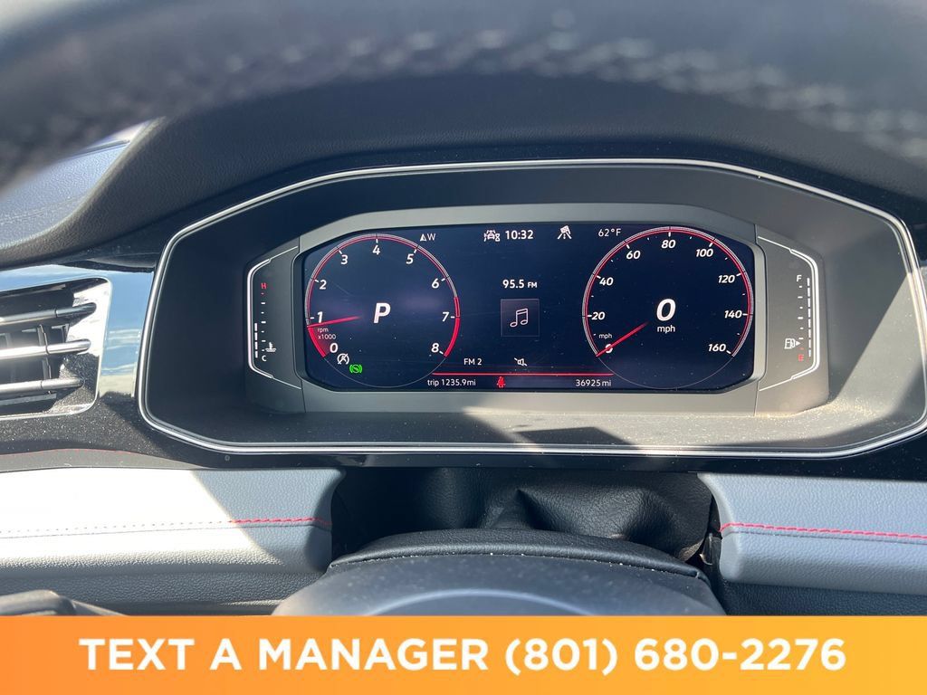 Used 2025 Volkswagen Jetta GLI Autobahn FWD image 18