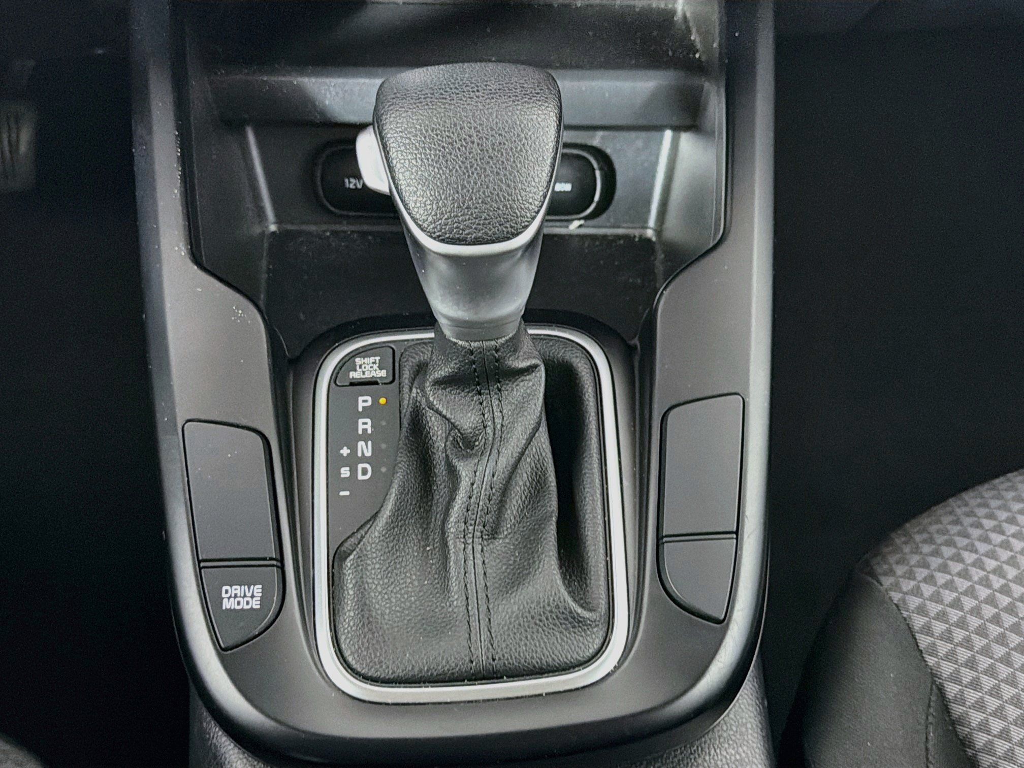 Used 2025 Kia Soul LX w/ LX Technology Package FWD image 25