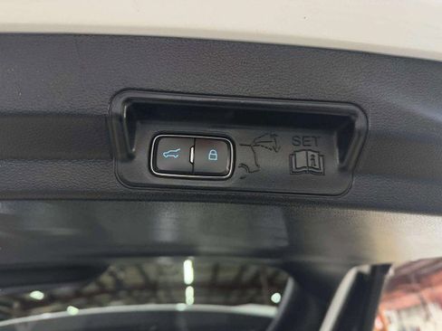 Used 2020 Ford Explorer XLT w/ Equipment Group 202A image 30