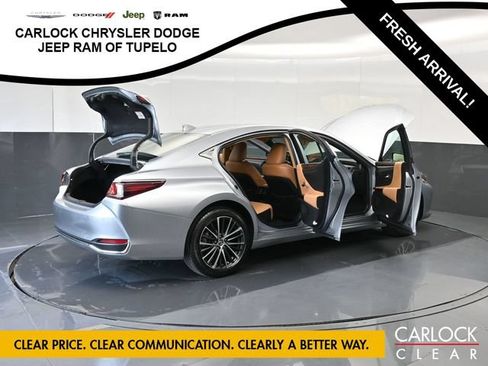 Used 2024 Lexus ES 250 w/ Premium Package AWD/4WD image 57