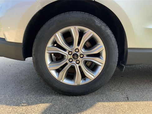 Used 2024 Ford Edge Titanium AWD/4WD image 28