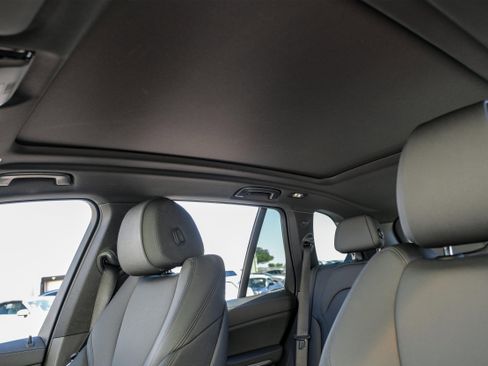 Used 2021 BMW X5 xDrive40i w/ Premium Package image 4