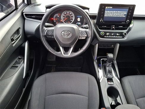 Certified 2022 Toyota Corolla Cross LE image 11