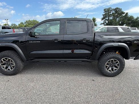 New 2026 Chevrolet Colorado ZR2 w/ Technology Package AWD/4WD image 11