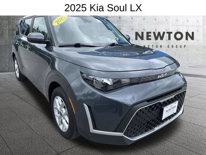 Used 2025 Kia Soul LX w/ LX Technology Package