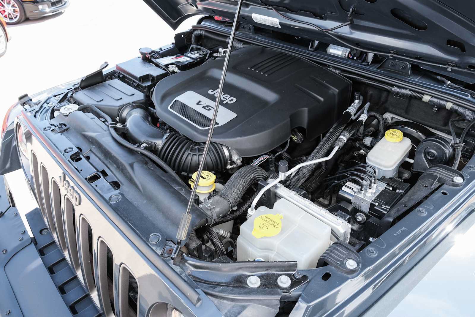 Used 2018 Jeep Wrangler Unlimited Sport AWD/4WD image 39