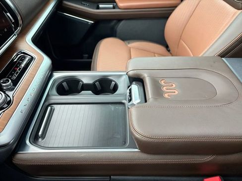 Used 2025 Ford Expedition Max King Ranch image 25