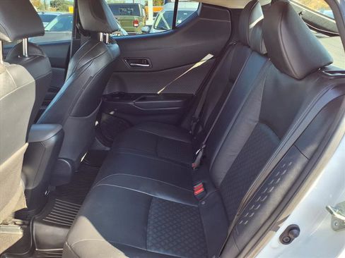 Used 2022 Toyota C-HR Limited image 16