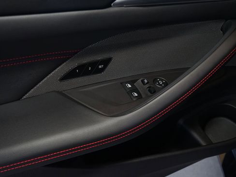 Used 2025 BMW M4 CS AWD/4WD image 32