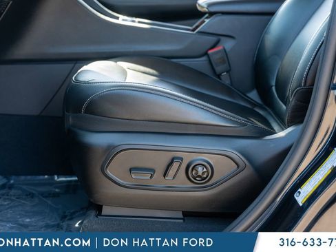 Used 2023 Jeep Grand Cherokee L Limited AWD/4WD image 19