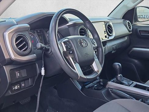 Used 2022 Toyota Tacoma SR5 w/ Technology Package RWD image 10