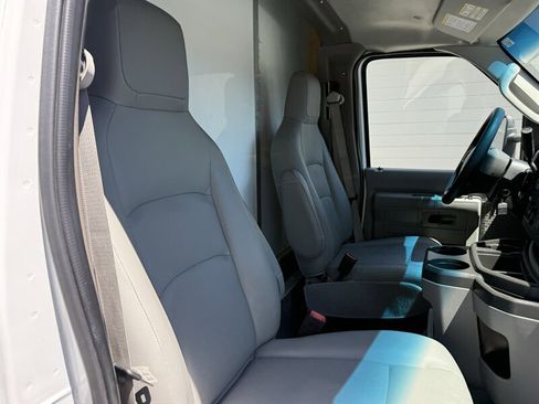 Used 2025 Ford E-450 and Econoline 450 Super Duty w/ Power Equipment Group RWD image 6