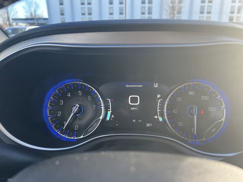 New 2026 Chrysler Pacifica Pinnacle image 17