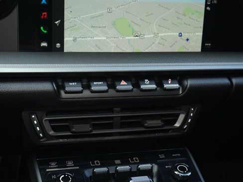 Used 2022 Porsche 911 Carrera image 18