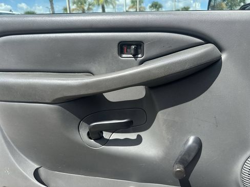 Used 2004 Chevrolet Silverado 1500 W/T RWD image 22