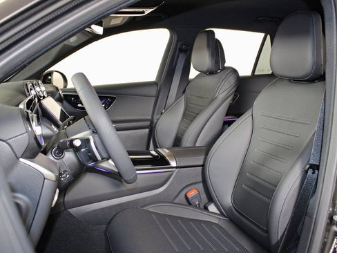 Used 2026 Mercedes-Benz GLC 300 4MATIC image 13