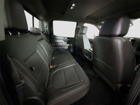 Used 2022 GMC Sierra 1500 SLT w/ SLT Premium Package AWD/4WD image 18