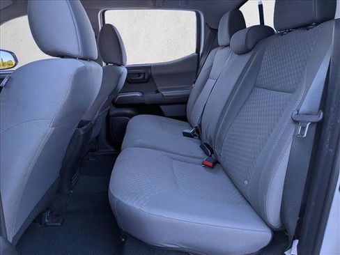 Used 2022 Toyota Tacoma SR5 RWD image 18