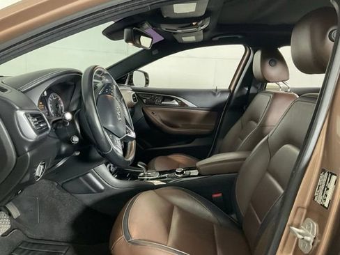 Used 2017 INFINITI QX30 Premium w/ Technology Package AWD/4WD image 28