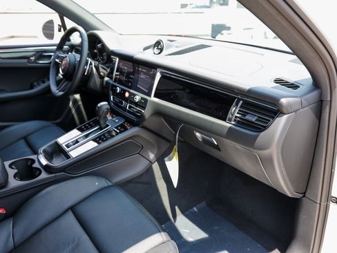 New 2025 Porsche Macan S image 27