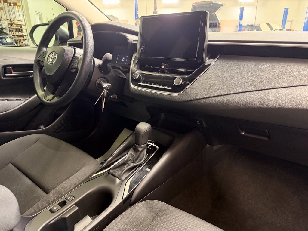 Used 2026 Toyota Corolla LE FWD image 10