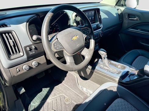 Used 2022 Chevrolet Colorado Z71 AWD/4WD image 9