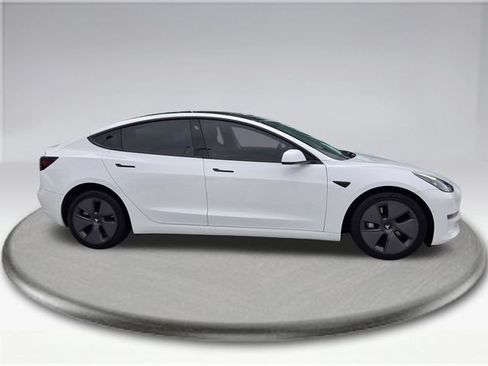 Used 2021 Tesla Model 3 Standard Range Plus RWD image 9