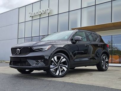 Used 2025 Volvo XC40 B5 Plus
