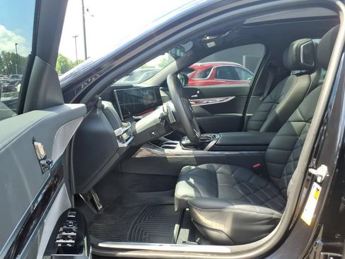 Used 2023 BMW 740i RWD image 16