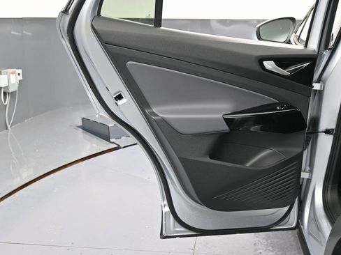 Used 2021 Volkswagen ID.4 Pro image 37