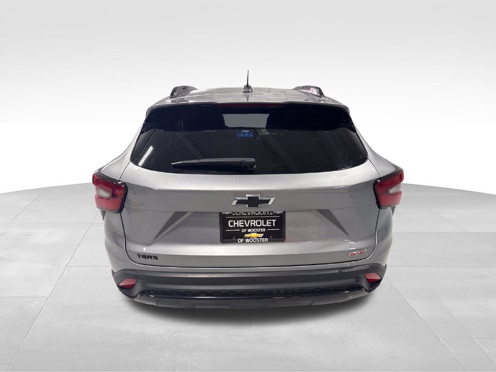 Used 2025 Chevrolet Trax RS w/ Sunroof Package FWD image 49