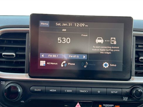 Used 2021 Hyundai Venue SEL image 19