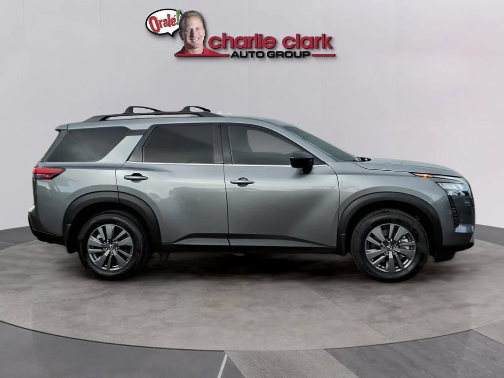Used 2026 Nissan Pathfinder SV FWD image 6