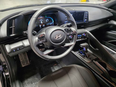 Certified 2025 Hyundai Elantra Sport FWD image 24