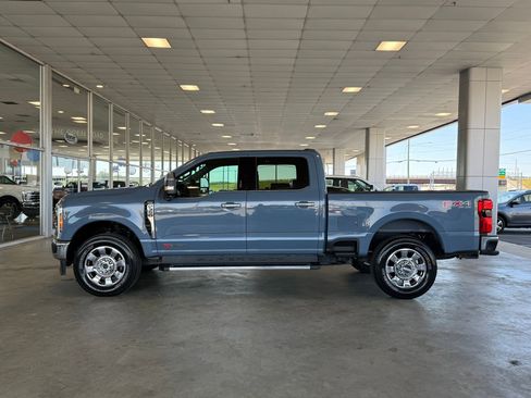 Used 2023 Ford F350 Lariat w/ Chrome Package AWD/4WD image 2