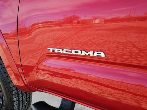 Used 2020 Toyota Tacoma SR5 image 11