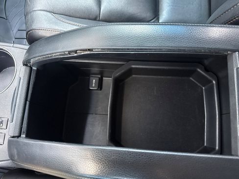 Used 2018 Toyota Highlander XLE AWD/4WD image 32
