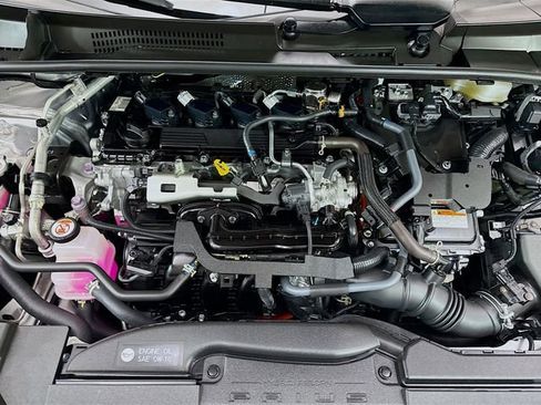 Used 2025 Toyota Prius XLE image 29